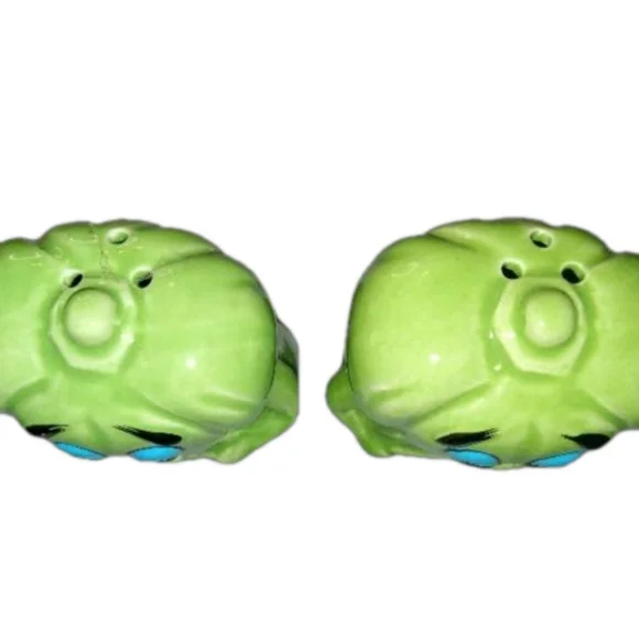 Vintage Anthropomorphic Zucchini / Squash Salt & Pepper Shakers New Old stock - Picture 3 of 4